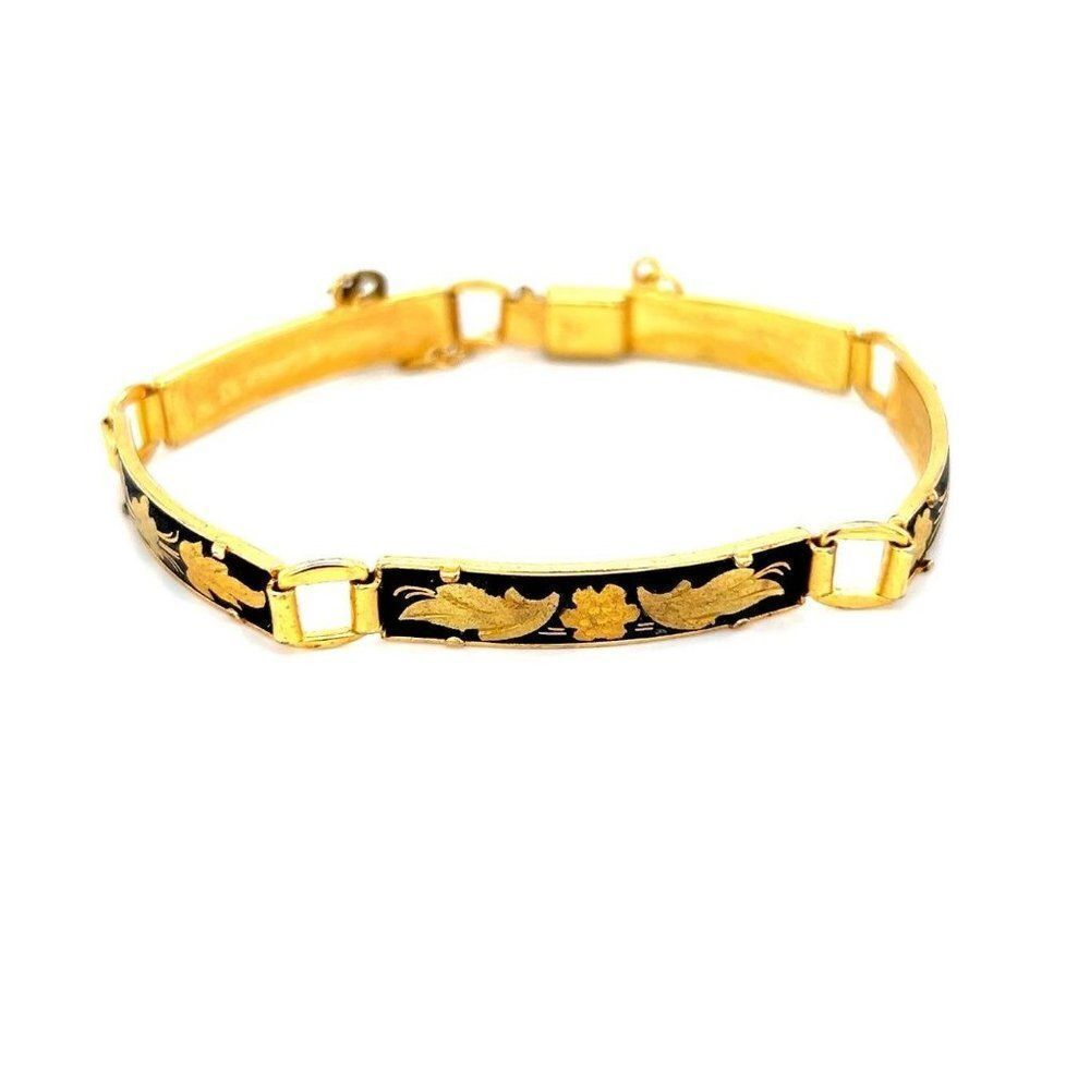 Woman’s Gold Bracelet (d)‎